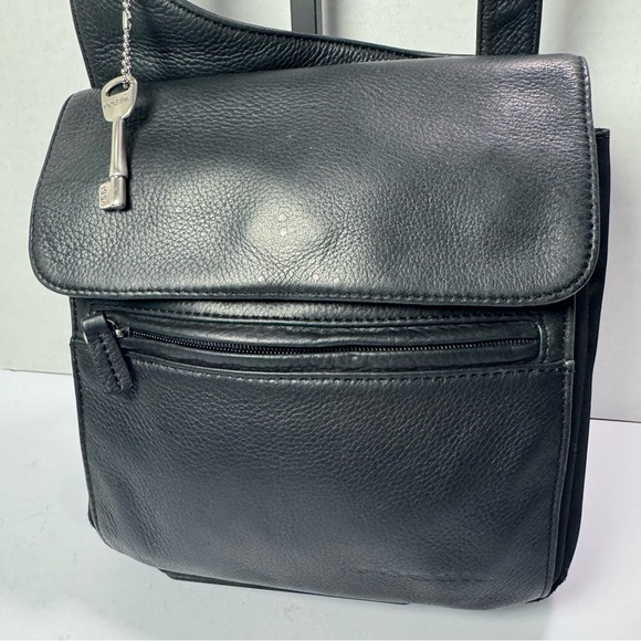FOSSIL Black Pebbled Leather and Nylon Sling Crossbody Bag with Organizer Pocket - Picture 3 of 16